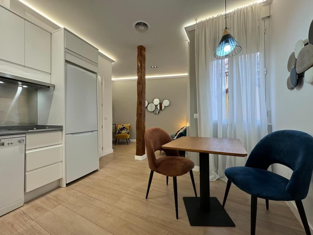 Plaza Mayor Cozy Private Apartment With Ac มาดริด ภายนอก รูปภาพ