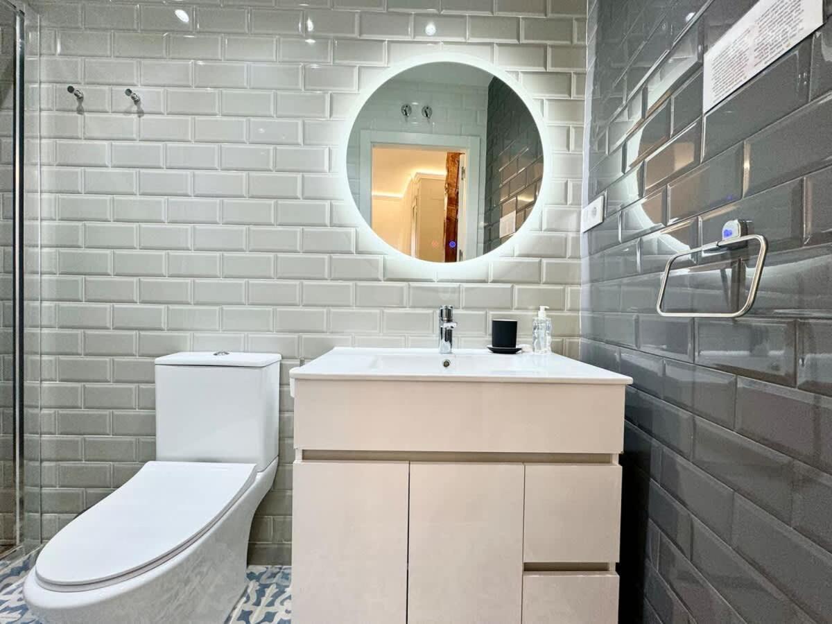 Plaza Mayor Cozy Private Apartment With Ac มาดริด ภายนอก รูปภาพ