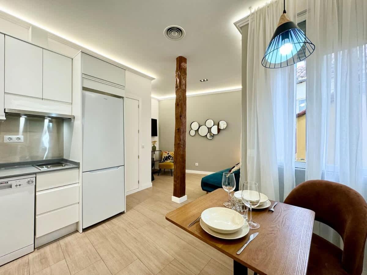 Plaza Mayor Cozy Private Apartment With Ac มาดริด ภายนอก รูปภาพ