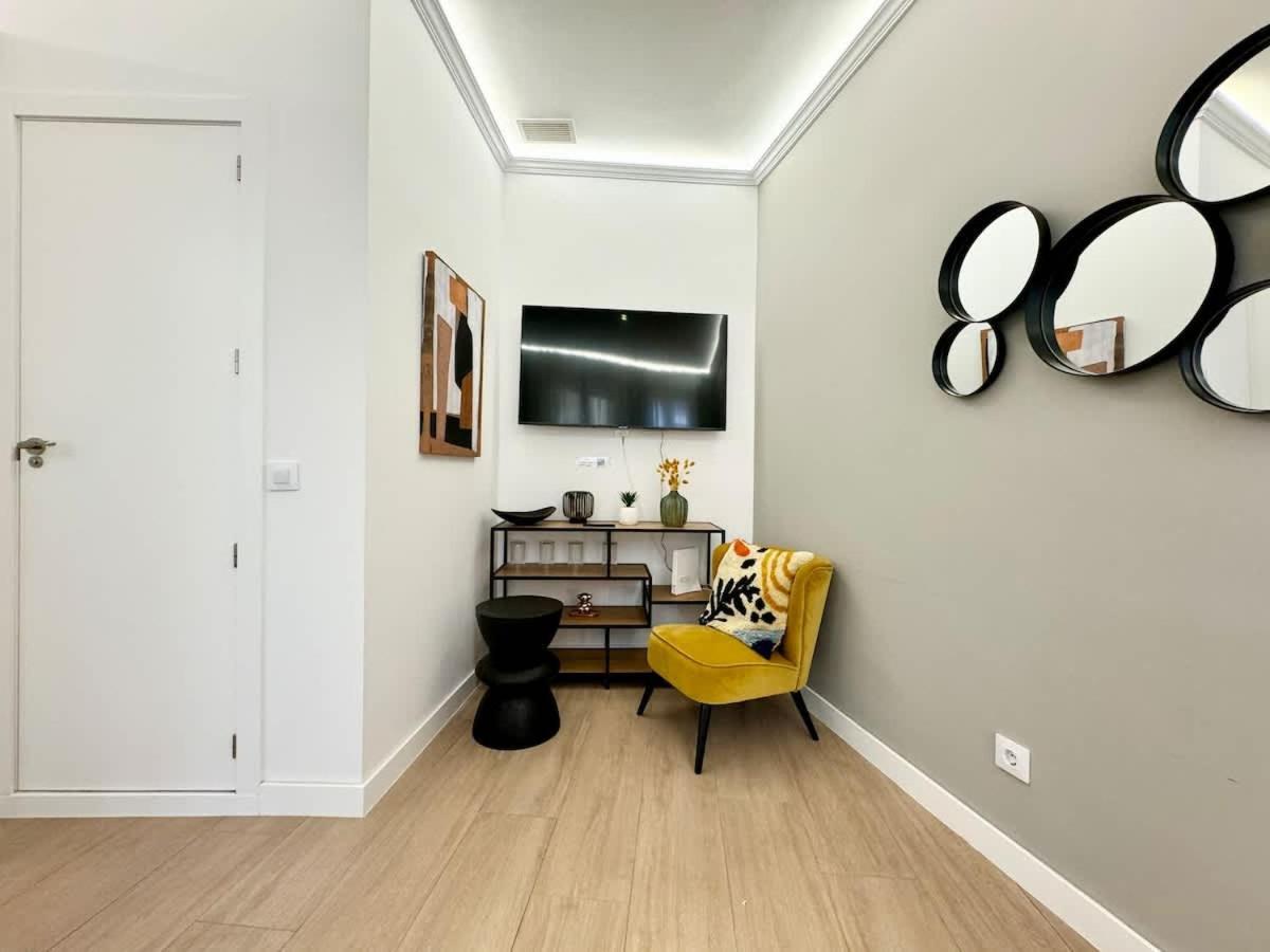 Plaza Mayor Cozy Private Apartment With Ac มาดริด ภายนอก รูปภาพ