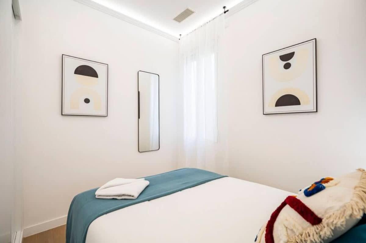 Plaza Mayor Cozy Private Apartment With Ac มาดริด ภายนอก รูปภาพ